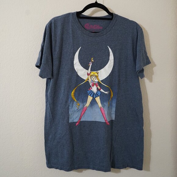 Sailor moon graphic tee size medium - Picture 1 of 4